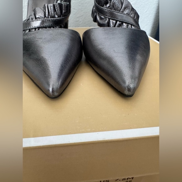 Michael Michael Kors Bella Metallic Pump Heels - Picture 2 of 5